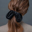 【マラソン期間中 5%OFFクーポン】CREAM-DOT シュシュ ベロア スカーフ 大人 軽い ボリューム 大きめ 微光沢 ヘアアクセサリー 小物 ファッション雑貨 髪留め まとめ髪 大人 リボン ブラック ブラウン グレー ネイビー ヘアアクセサリー