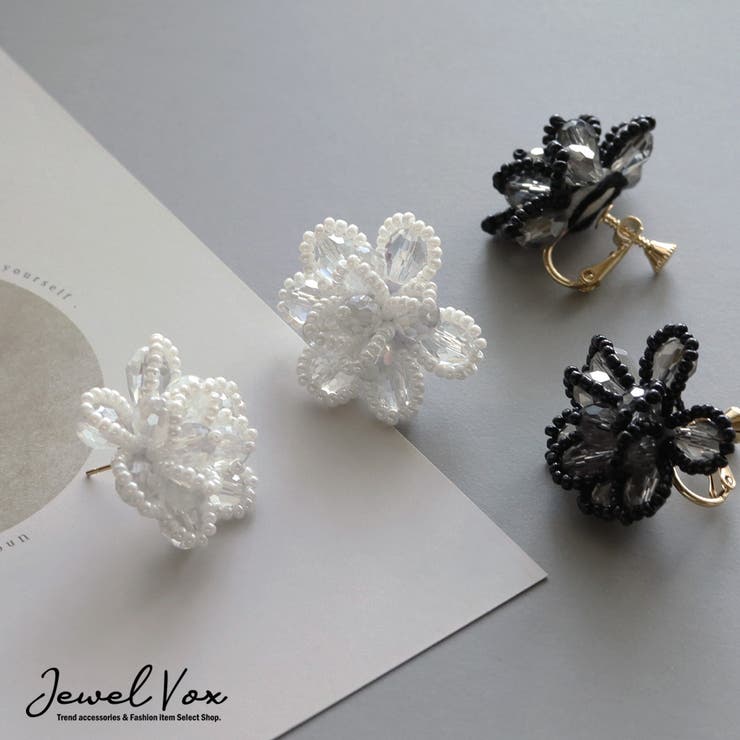 Jewel vox ピアス イヤリング レディース 金属アレルギー ニッケルフリー 花 フラワー ビーズ おしゃれ 可愛い 普段使い ブラック ホワイト カジュアル 大きめ 結婚式 ギフト プレゼント 女性 韓国 大人 韓国ファッション 人気 アクセサリ