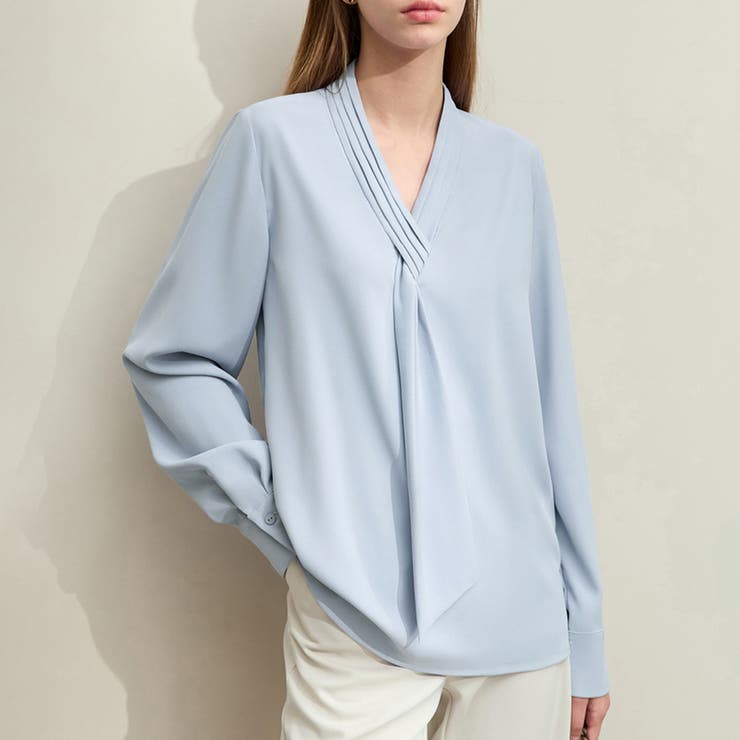 Doux Belle プリーツネックブラウス レディース トップス トップス