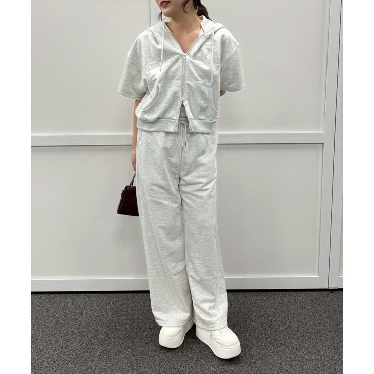 NICE CLAUP / OLIVE des OLIVE　OUTLET 【セットアップ】キラキラパーカー空港コーデ ワンピース・ドレス