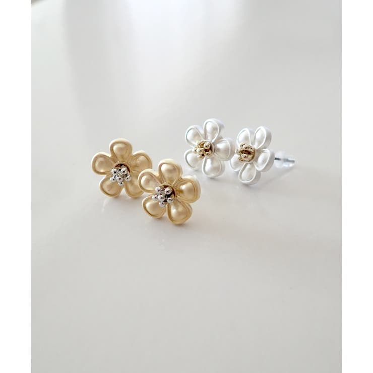 TRANSIT ACCSESSORY ピアス,ポストピアス,花,フラワー,春,かわいい,つや消し,マット,プチプラ,ゴールド,シルバー,シリコンキャッチ アクセサリー