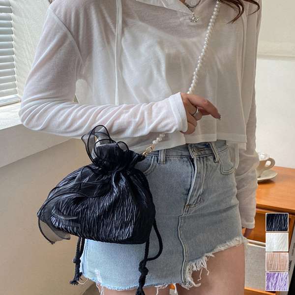 送料無料 レディース レースリボンミニ巾着かばん 大人可愛いクラッチバッグ パールショルダー 軽量バッグ きれいめ コンパクト鞄 斜め掛け巾着バッグ スマホポーチ黒鞄 小さめ肩掛けバッグ