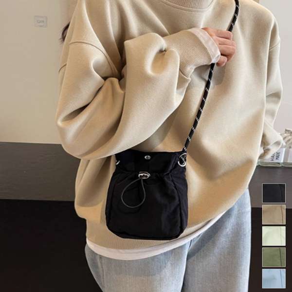 送料無料 可愛い 斜め掛けバッグ 小さめ 肩掛けかばん おしゃれ スクエアバッグ 韓国風 スマホバッグ コンパクト ナイロンバッグ お散歩バッグ 軽い ポシェット カバン ミニバッグ 女性用