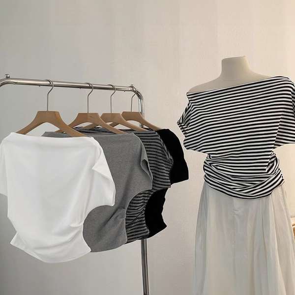 送料無料 ワンショルダーtシャツ レディース ボートネック 肩見せTシャツ 薄手夏t 大人カジュアル 半袖夏服 ボーダーtシャツ 肩出しトップス無地 シンプルカットソー 韓国風T無地着やせ