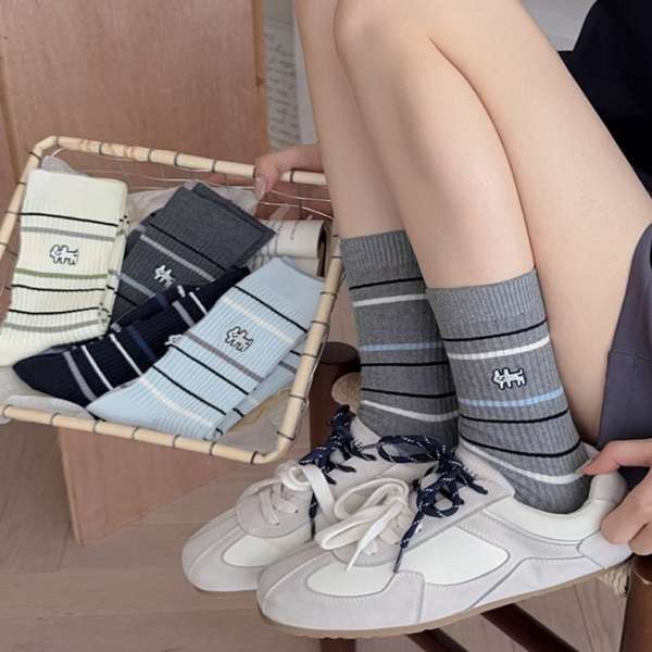 【5日23時まで1,162円】送料無料 刺しゅう ワンポイント靴下 大人可愛いボーダーソックス カジュアルミドルソックス 蒸れにくい 綿混ルームソックスおしゃれ レトロ靴下春夏秋冬 トレンド靴下韓国風 クルーソックス通学