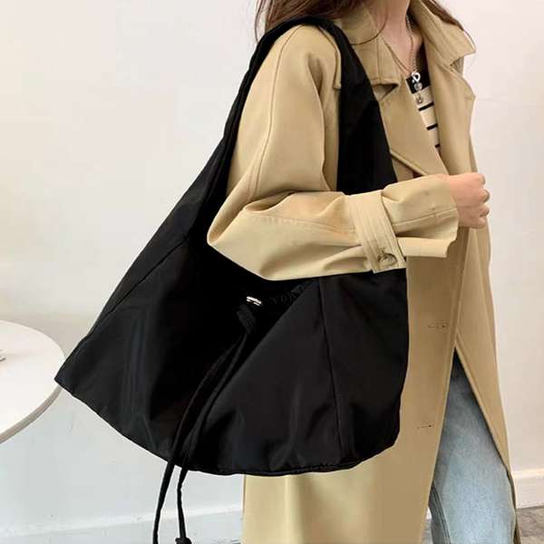 送料無料 新作男女兼用バッグ 2Way 肩掛け 斜めがけバッグ 運動用バッグ 通学 軽量かばん カジュアル 大人 おしゃれ 折りたたみバッグ 韓国ファッション 大容量 軽量