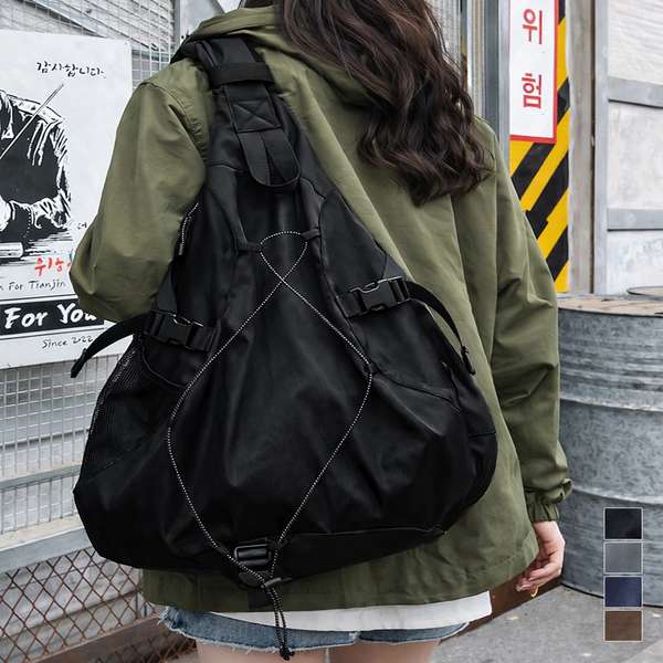 【P3倍】送料無料 ユニセックスメッセンジャーバッグ お出かけスリングバッグ 自転車アウトドアバッグ クロスボディバッグ韓国風スポーツバッグ 斜めがけバッグ軽量 前掛け ナイロン鞄 スポーティバッグ黒