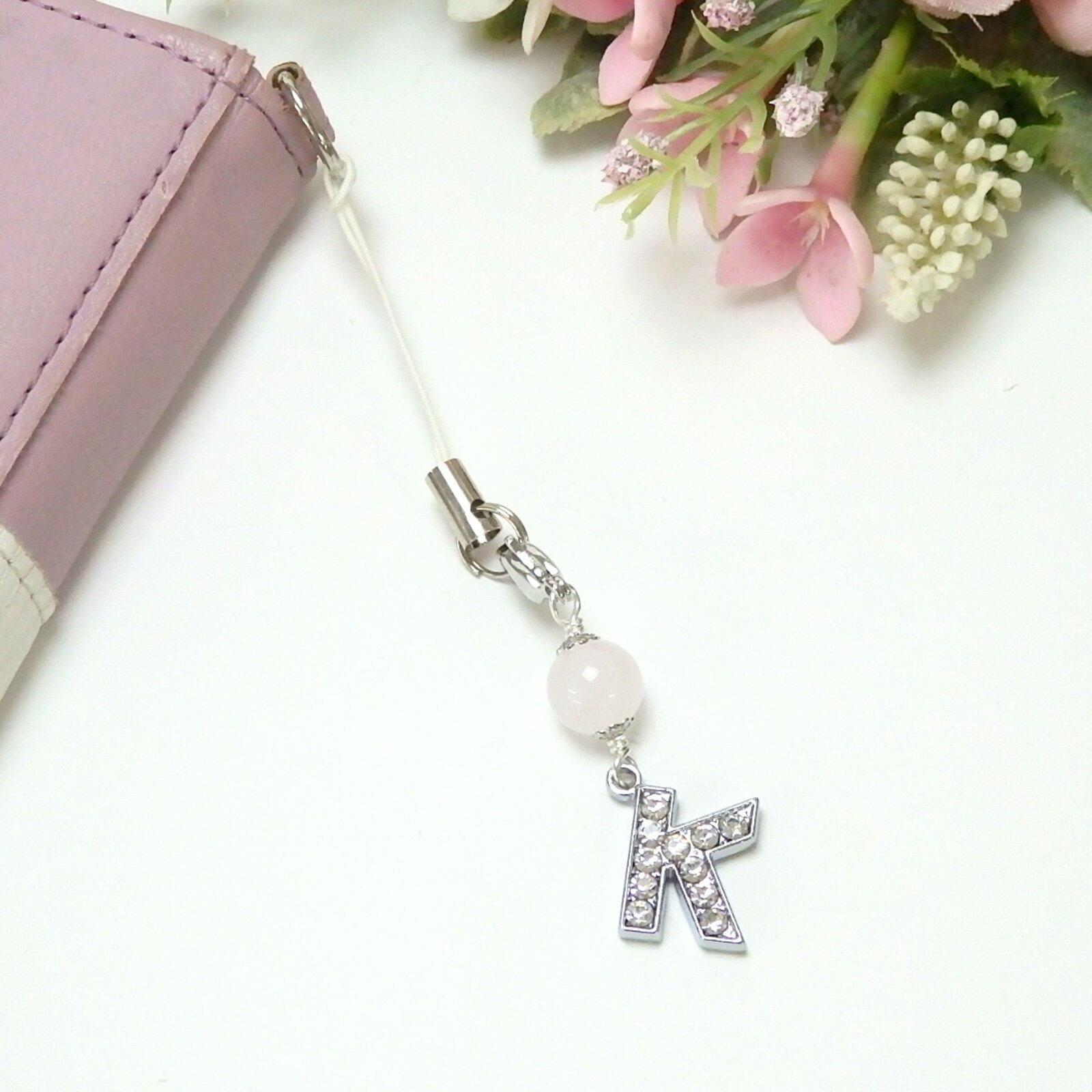 メール便 ストラップ 天然石 ＆ アルファベット 筆記体 ゴシック体 イニシャル 英字 パワーストーン パール ラインストーン 根付け 根付 推し活 2