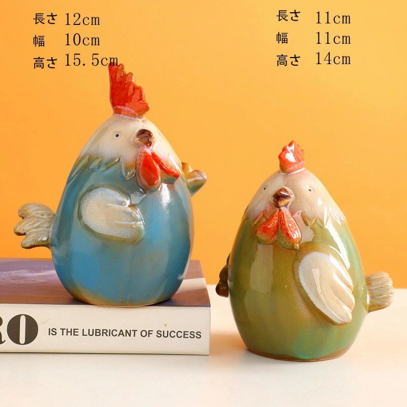 貯金箱 - お祭りに美しい雰囲気を加え、お家をお祭りの雰囲気でいっぱいにします。 用貯金箱 セラミック貯金箱 - 精巧な形と優れた職人技、明るい色で、恋人、家族、同僚、友人、貯金箱へのプレゼントに最適です 装飾的な貯金箱 - 素材は のセラミックで、丈夫で、変形しにくく、面白くて漫画的です鶏の形をした貯金箱 鶏の貯金箱 - たちは新しい貯金箱の友達にお金を入れて、貯金が増えていくのを見るのが大好きです。漫画の貯金箱 家庭用貯金箱 - 小銭、コイン、紙幣を整理して見つけやすくします。 ◇お客様都合によるキャンセル（商品発送前） ご注文から30分以内は、理由の有無を問わず購入履歴からキャンセルすることが可能です。 なお、当店では、ご注文から30分以上過ぎた場合、お客様都合によるキャンセルは承っておりません。 あらかじめご了承ください。 ◇ 配送方法について ◇ ※ 発送後のキャンセル・送付先の変更はできません。 ※ 届かない場合や、転居による紛失に関しての補償は一切ありません。 ご注文前に、送付先に誤りがないか、部屋番号抜け等がないかを必ずご確認ください。 ※ 長期不在・表札がない・表札や郵便受けに書かれたお名前がご注文者のお名前と異なる場合、 お届けができず自動的に返送となる場合がございます。 返送された場合、返送・再配達にかかる送料はお客様負担となります。ご了承ください。 ◇ 注意事項 ◇ ※ ご利用のモニターによって、実物とすこし異なる色に表示される場合がございます。 ※ 全商品、北海道・沖縄・離島は別途 送料が掛かります。 ※ ラッピング対応しておりませんので、ご了承ください。 ※輸入品の為予告なくパッケージや仕様が多少変更される場合があります。 ご了承ください。
