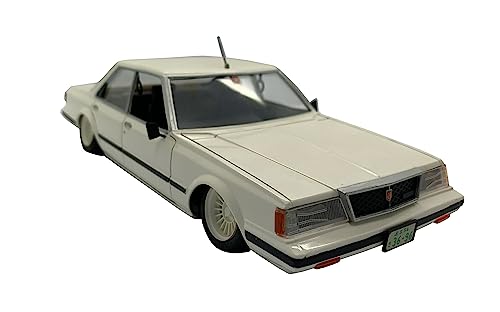 フジミ模型 1/24 インチアップシリーズNo.128 トヨタマークII グランデGX61 ID-128 組み立て、塗装が必要なプラスチックモデルキット。 別途、工具、塗料等が必要。 【JANコード】4968728046990 【状態】新品 【発送】1〜2営業日で発送（休業日除く）
