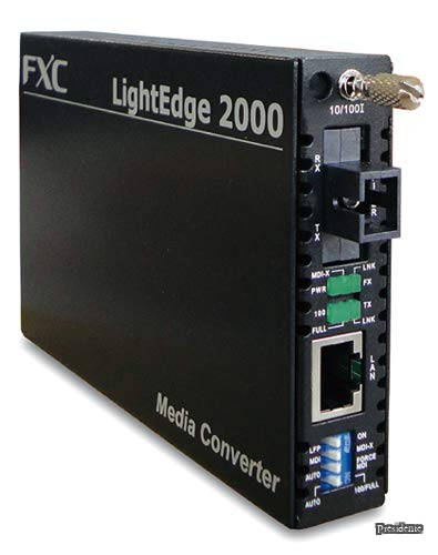 LE2000シリーズ LE2841-20B 10BASE-T/100BASE-TX to 100BASE-FX 光トランシーバー