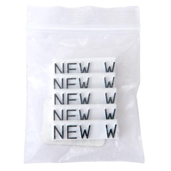 待望の「NEW」補充パーツが新登場！エンドパーツが付属しておりますので、価格の前後や単体で表示が可能です。百貨店・アパレル・ジュエリー・アクセサリーなど様々なショップのプライス表示にご利用いただいております■種別／L■カラー／白／黒文字■サ...