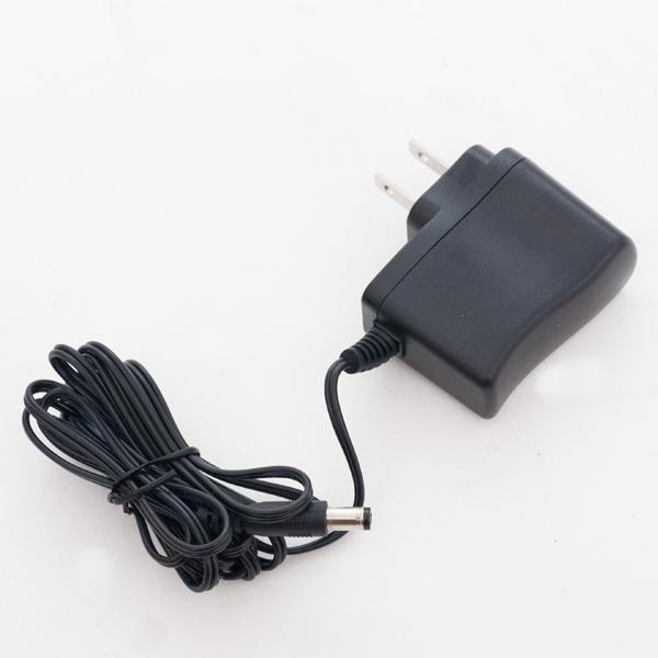 ■種別／2A ■コード長／1770mm ■対応品 62160A2S　イージーライトパネル ver2.0 A2 シルバー 62160A2B　イージーライトパネル ver2.0 A2 ブラック 62160B2S　イージーライトパネル ver2.0 B2 シルバー 62160B2B　イージーライトパネル ver2.0 B2 ブラック 62161SLV　イージーライトパネル ver2.0 A1ハーフ シルバー 62161BLK　イージーライトパネル ver2.0 A1ハーフ ブラック　 62215-A2　アクリルライトパネル ver2.0 AC-A2　 対応品以外のLEDパネルへのご使用は推奨できません。 メーカー・委託先在庫のため在庫確認が必要な商品です。予期せぬ欠品・廃番の可能性がございます。