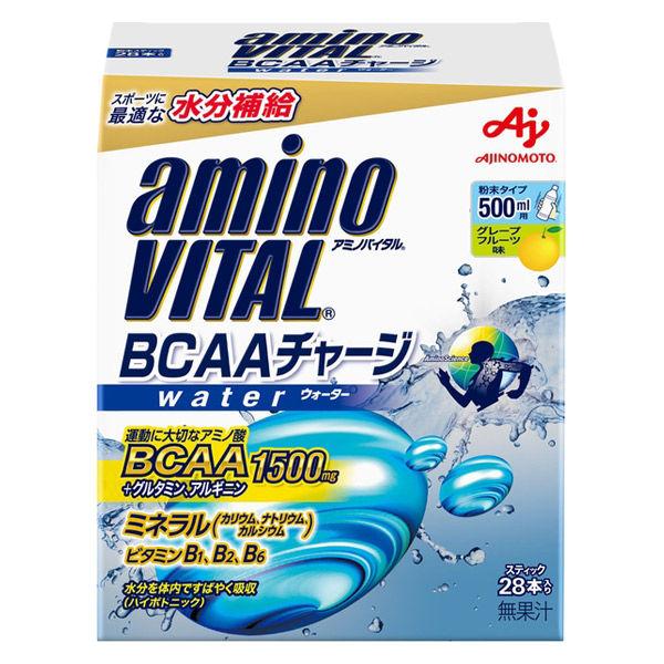 アミノバイタル アミノ酸 BCAAチャージ ウォーター 商品説明 『アミノバイタル アミノ酸 BCAAチャージ ウォーター』 ◆運動時に大切なアミノ酸(BCAA+アルギニン+グルタミン)1500mgと運動時に不足しがちなミネラル及びビタミンが入った500mlの水に溶かして飲めるハイポトニック飲料です。 ◆水分と栄養素を体内に素早く吸収することができるので、日々スポーツを続けたい方の運動時の水分補給やスポーツドリンクとしての利用におすすめです。 ◆運動時でもすっきり飲めるグレープフルーツ味です。 アミノバイタル アミノ酸 BCAAチャージ ウォーター　詳細 栄養成分 1本(7g)あたり エネルギー 24kcal タンパク質 1.5g 脂質 0g 炭水化物 4.6g 食塩相当量 0.6 原材料など 商品名 アミノバイタル アミノ酸 BCAAチャージ ウォーター 原材料もしくは全成分 果糖(国内製造)、食塩／クエン酸、ロイシン、イソロイシン、バリン、アルギニン、グルタミン、塩化K、甘味料(アスパルテーム・L-フェニルアラニン化合物、アセスルファムK)、貝Ca、香料、微粒二酸化ケイ素、ナイアシン、パントテン酸Ca、V.B2、V.B6、V.B1、V.A、V.D、V.B12 保存方法 高温を避け常温にて保存 内容量 7g×28本入 販売者 味の素 104-8315 東京都中央区京橋1-15-1 原産国 日本 広告文責 株式会社プログレシブクルー072-265-0007 区分 食品アミノバイタル アミノ酸 BCAAチャージ ウォーター(7g×28本入)×5個セット