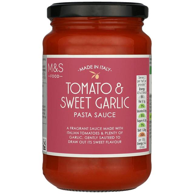 M&S Made In Italy Tomato & Sweet Garlic Pasta Sauce 340g M&S Made In Italy g}gƃXC[gK[bÑpX^\[X 340g