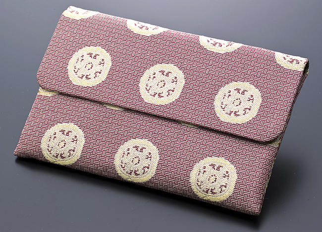 数珠袋 数珠入れ 念珠入れ 高級金襴 正絹 龍村絹織物 糸屋輪宝手 (赤)大きめサイズ 男女兼用 化粧箱入 日本製