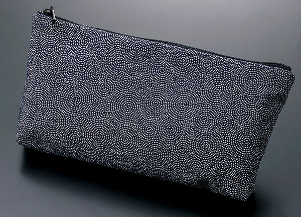 数珠袋 大きな数珠入れ 大判念珠入れ 二輪数珠用袋 ちりめん 渦巻 黒 ファスナー付