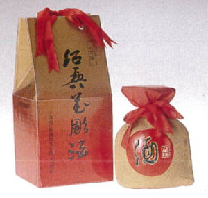 横浜中華街　花彫王（8年陳紹興酒）、600mlX8個（1ケース売り）、壷・化粧箱付き・福・禄・寿・喜・縁起のよい文字が描かれたお酒です♪