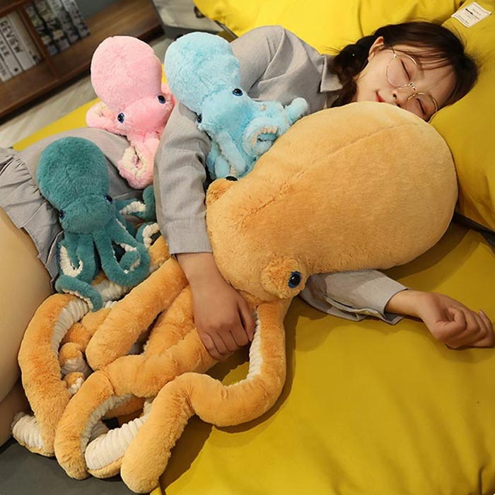 Rakuten - ぬいぐるみ 抱き枕 ふんわり タコ マダコ タコ型 大きい 特大 リアル 動物 水中アニマル かわいい ゆるかわ インテリア飾り抱き枕 やわらかい 手触り インテリア おもちゃ 気持ちいい