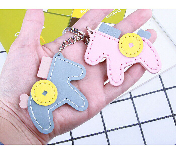 うま キーホルダー DIY 未完成品 馬 革 バッグチャーム 馬ディテールキーホルダー ...