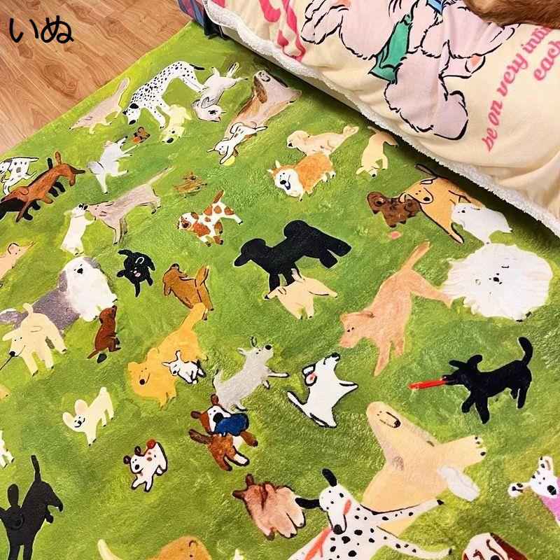 Rakuten - ラグマット カーペット 絨毯 犬柄 総柄 かわいいラグ フロアマット 敷物 大判 毛が短い 掃除しやすい 吸水速乾 へたらない 速乾性 防臭 撥水加工 室内用 民泊 居間 ふわっと手触り