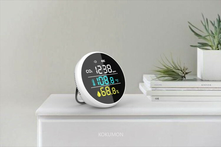 CO2 測定器 二酸化炭素濃度計兼空気質検知器 高精度リアルタイム監視 ポータブル多機能 給電対応 USB 温湿度表示付き