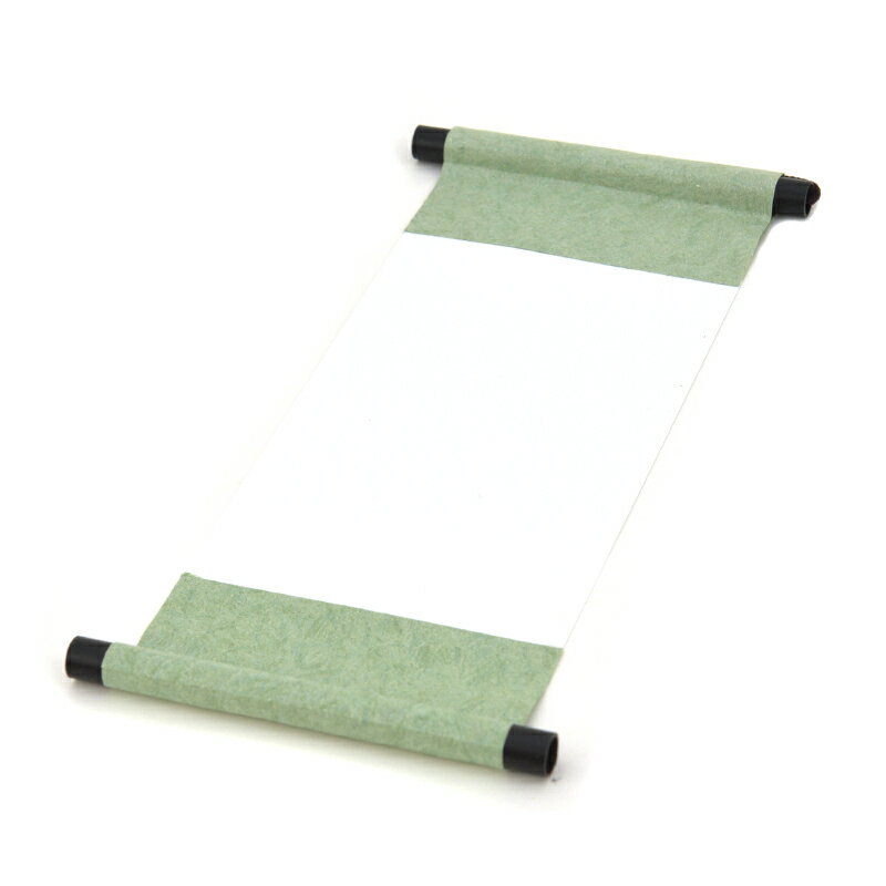 【商品ローマ字】hagakitapesutori - はがきたぺすとりー【商品サイズ】10.0×23.5cm＃展示小物/＃ハガキタペストリー/＃壁掛け式/＃縦用/＃紙製/＃緑系気軽に飾れる、はがきサイズのタペストリーです。ちょっとした手土産やプレゼントにも最適です。画仙紙のため用途を選ばず、絵手紙・水墨画・俳句まで幅広い作品にお使いいただけます。
