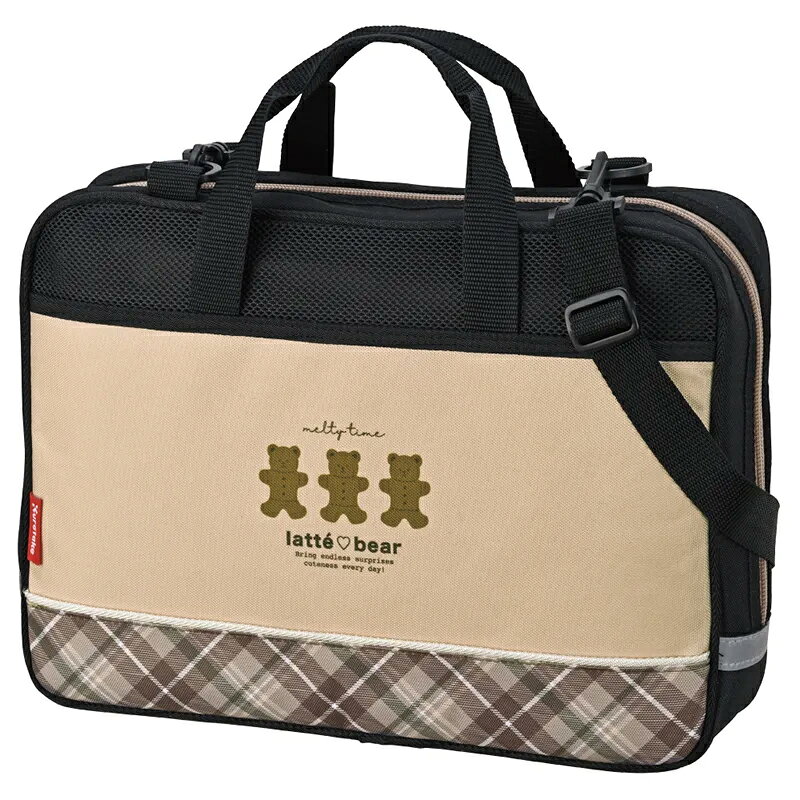 【商品ローマ字】shodo set【商品サイズ】340×240×70mm＃書道小物/＃書道バック・ケース/＃ベージュ系 高学年まで使えるおしゃれで機能的な書道セットです。 内容 固形墨／ふで思いなぼくてき（180ml）／筆（太筆・細筆セット）／ぼくちすずり（5.3寸)／文鎮二本組／下敷／水差し／かんたん筆巻／半紙ばさみ／左右両用中皿／書道バッグ／書道のてびき／名前シール サイズ W340×H240×D70 mm ※商品サイズは、書道バッグの持ち手を含みません。 特徴 ● 手持ちとショルダーの2WAY ショルダーベルトが付属しているので、手持ちと肩掛け2通りの持ち方ができます。 ● ショルダーベルトは長さの調節が可能 ショルダーベルトは、身長に合わせてちょうどよい長さに調節していただけます。 ● 通常のバッグタイプ 半紙ばさみも含めたすべての内容品がコンパクトに収まります。 ●サイドにカバーがついているので、机横のフックなどに提げた状態でも中身がこぼれにくい！ ● 隠しネームホルダー 外側から名前がわからないように、ネームホルダーはバッグの内側についています。 ● 反射板付き 夜道も安心なように、バッグ両サイドに反射板が付いています。