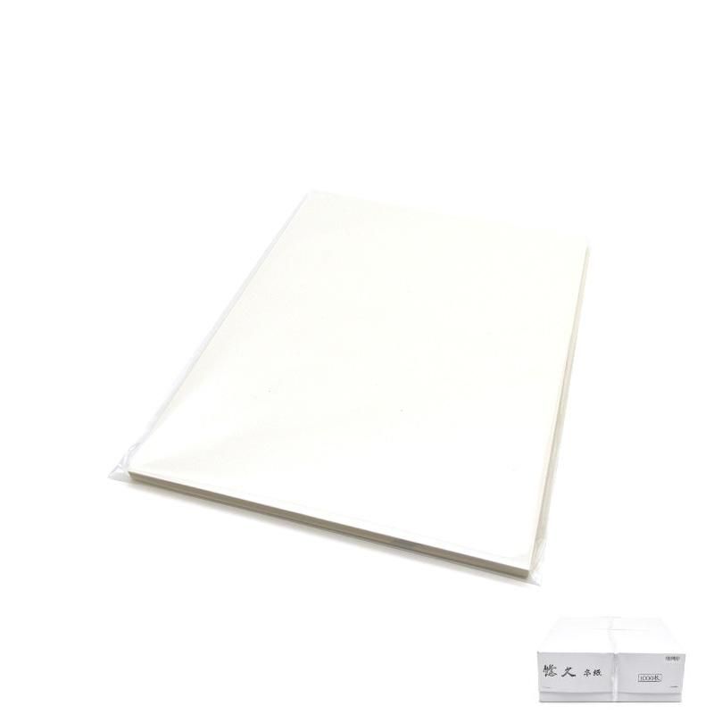 【商品ローマ字】yukyuhanshi【商品サイズ】約24.3×33.4cm【枚数】100枚【用途】漢字作品、一般半紙（練習用）、一般半紙（清書・作品用）【産地】輸入【製法】手漉き【にじみ】★★★☆☆【厚み】■■□□□＃書道紙/＃漢字用 書道紙/＃漢字用半紙/＃手漉き/＃にじみ：★★★☆☆/＃厚み：■■□□□大見出し2--> 一般漢字向き手漉き半紙。滲み少なめで軽快でリズミカルに運筆ができるのが特長です。カスレは程好く表現でき、墨色は綺麗に出る為、初心者のこれから始める手漉き半紙としてお使いいただけます。ちょっと滲みの欲しい方には最適の半紙となっております。