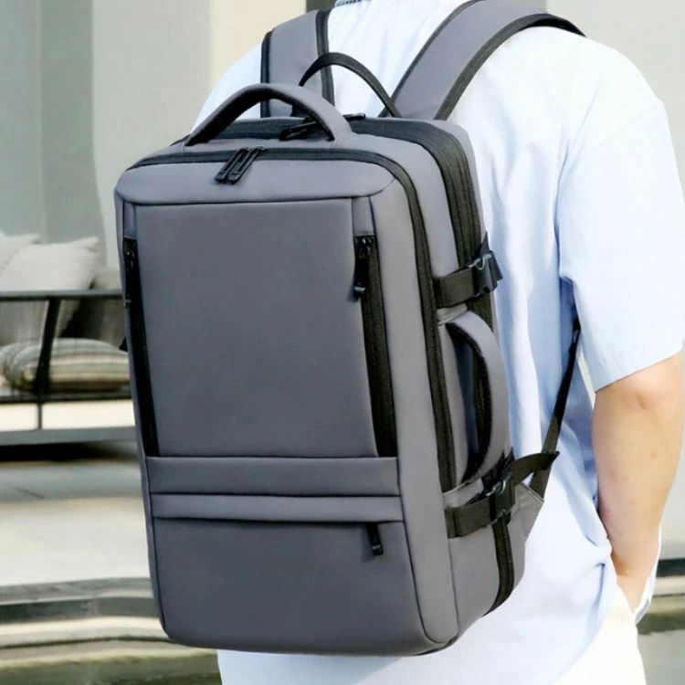 【送料無料】横持ち 軽量 チェストストラップ 多機能 A4サイズ PC収納 撥水加工 大容量 拡張機能 メンズ リュック 3WAYビジネスバッグ