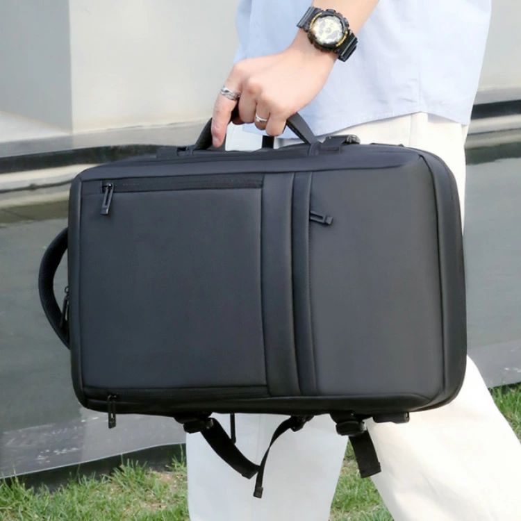 【送料無料】横持ち 軽量 チェストストラップ 多機能 A4サイズ PC収納 撥水加工 大容量 拡張機能 メンズ リュック 3WAYビジネスバッグ