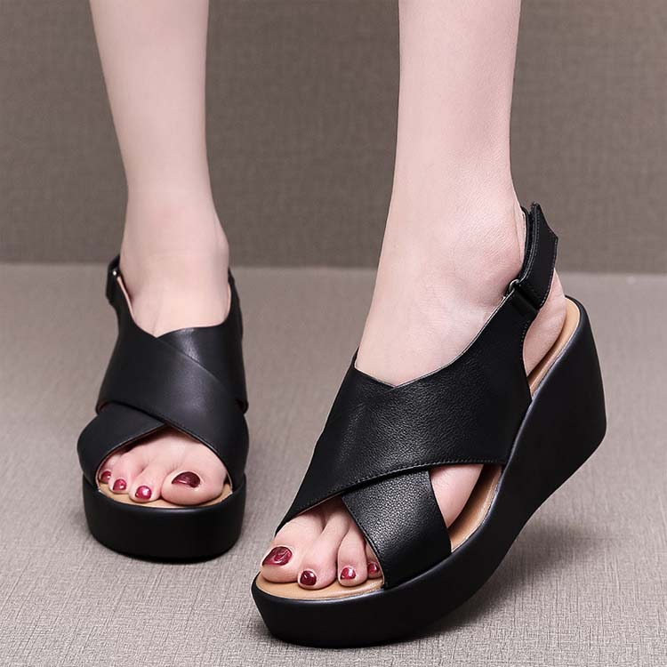 【3点15%offクーポン配布中！ 黒 サンダル レディース 厚底 クッション ストラップ サンダル つっかけ ..