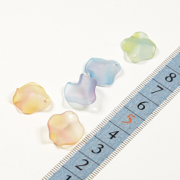 ヴィトライユビーズ 花びら つや消し