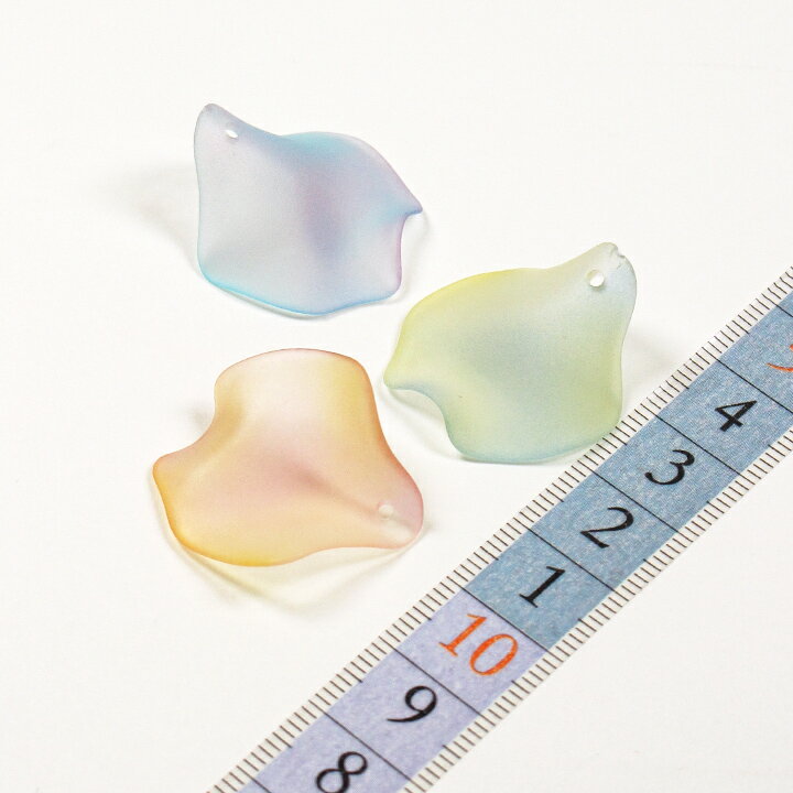 ヴィトライユビーズ 花びら つや消し