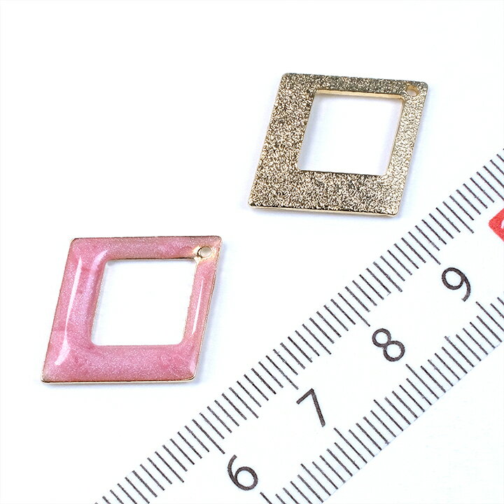 【在庫限り】メタルエポ 四角くりぬきサンディング 1穴 ゴールド 24×19mm 2ヶ  メタル パーツ アクセサリー エポ 樹脂 チャーム 材料 エポパーツ 金属チャーム