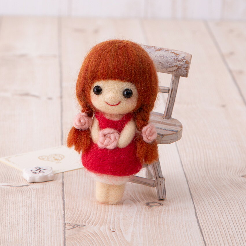 ハマナカ フェルト羊毛でつくる かわいいおんなのこ 赤毛のおんなのこ H441-597／樹 miki | 羊毛キット ニードルフェルト フェルティング 羊毛フェルト 人形 女の子 可愛い ミキ