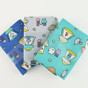 リトルミステリー UFO シーチング 50cm カットクロス | 生地 布 布地 はぎれ カット布 薄手 薄地 コットン100% コミカル かわいい ゆるかわ 古代 歴史 UFO UMA 宇宙人 雪男 火星人 タコ型宇宙人 グレイ エイリアン