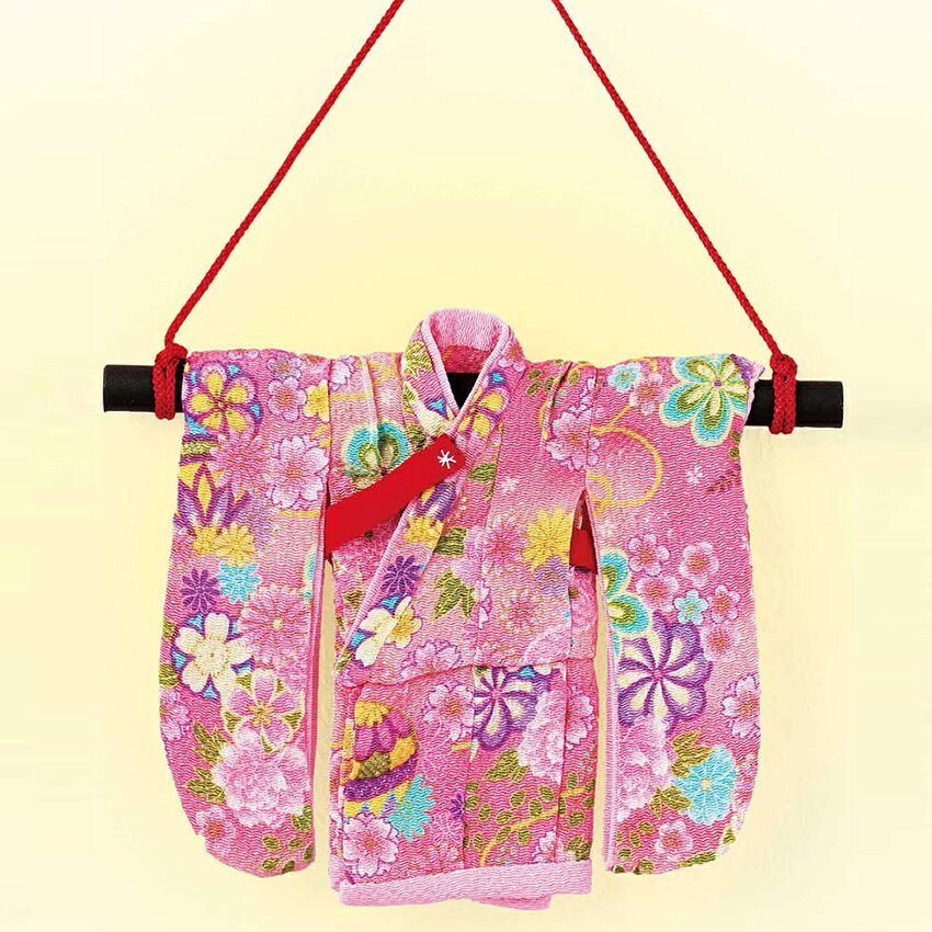 ■サイズ（約）…H16×W15cm ■制作時間…約100分 ■発売元…タカギ繊維 京ちりめんで作ミニ着物シリーズです。 ※1個から宅配扱いとなります。【在庫処分】京ちりめん ミニ着物 ピンク