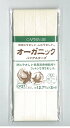 無農薬有機栽培コットン畑で生まれたままの自然な色合い、綿花の持つ優しい肌ざわりと軽さがそのまま残っているのが魅力です。保温性や保湿性にも優れ、赤ちゃんや肌の弱い方にも安心してお使いいただける素材です。●巾12.7mm●長さ2m●オーガニックコットン 綿100%SNS投稿でおすすめのハッシュタグ#ハンドメイド#裁縫道具#手芸#裁縫材料#手づくり#手芸用金具#ソーイング#洋裁#持ち手#家庭科#DIY#入学用#入園用#ピースワーク#キルティング#生地#テープ「配送についての詳細はこちら」cd420161　キャプテン バイアステープ　オーガニック　両折12.7　12.7mm×2m　#2　CP27387円　（税別・送料別）キャプテン バイアステープ　オーガニック　両折18　18mm×2m　#1　CP28486円　（税別・送料別）キャプテン バイアステープ　オーガニック　両折18　18mm×2m　#2　CP28486円　（税別・送料別）