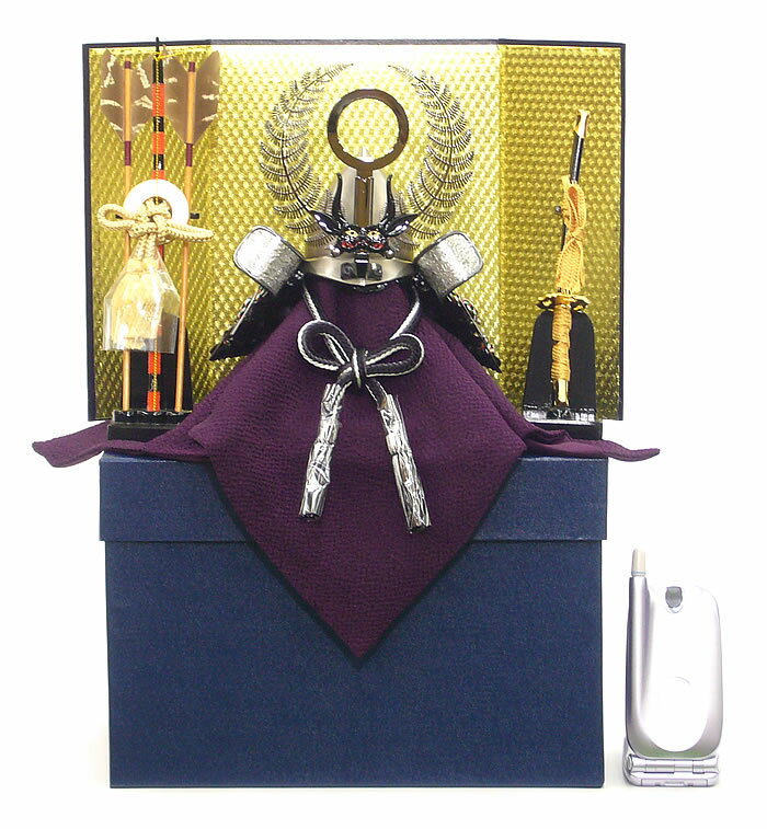 【送料無料】【五月人形】【兜】【G032】徳川家康公型南蛮甲冑ミニ兜7号 屏風・弓太刀付き【秀光】【新作】【限定品】【楽ギフ_のし】【楽ギフ_のし宛書】