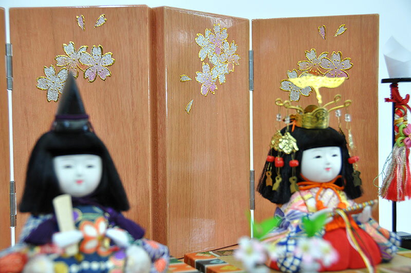 楽天市場 雛人形 ひな人形 お雛様 おひなさま かわいい 手作り 21年 新作 秀光 限定品 送料無料 コンパクトミニ 初節句 ひな祭り 木目込み 親王 二人 2人 収納 ここはる 心春 春葵 男雛 女雛 狛犬 こま犬 買得 お得 人気 ランキング お買得 P 秀光人形工房