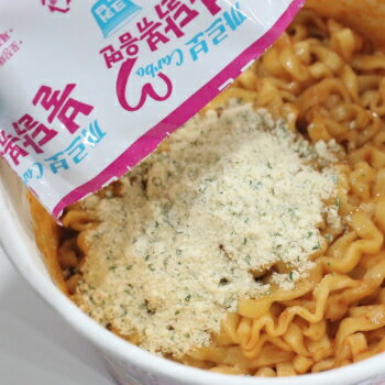 【送料無料】カルボ ブルダック 炒め麺 カップ麺 5個 韓国 料理 食品 インスタント ラーメン 乾麺 らーめん