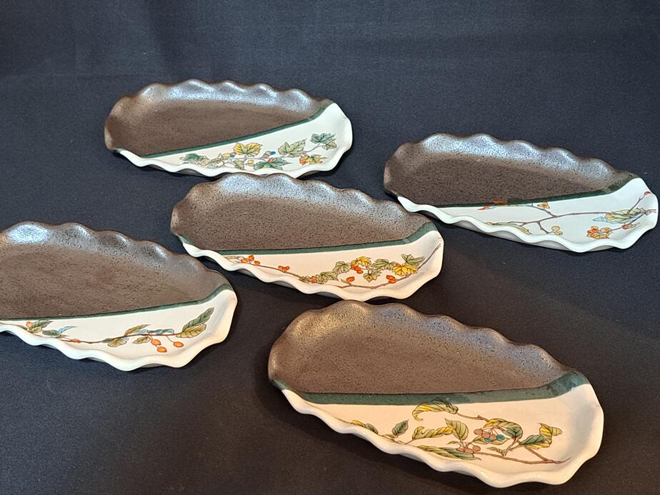 【九谷焼】　7号皿揃（皿、小皿、 取皿、 銘々皿）木の実絵変り