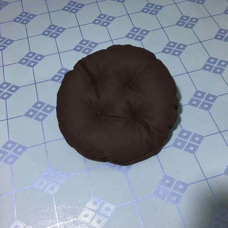 【全品2点で5%OFF】丸椅子カバー スツールカバー 丸型 クッション 座面 クッションカバー 無地 キャスタースツールカバー 診察椅子カバー 回転椅子カバー カットチェアカバー エステスツールカバー 椅子 いす用 丸型カバー 厚さ約7cm 丸クッション [3]