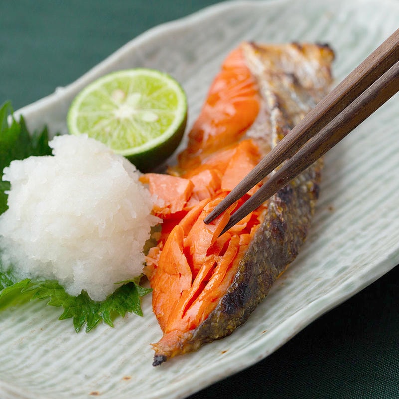 【ポイント2倍！ 28日まで！】 脂がのった 塩紅鮭切身 7枚セット 焼き魚 個別真空...