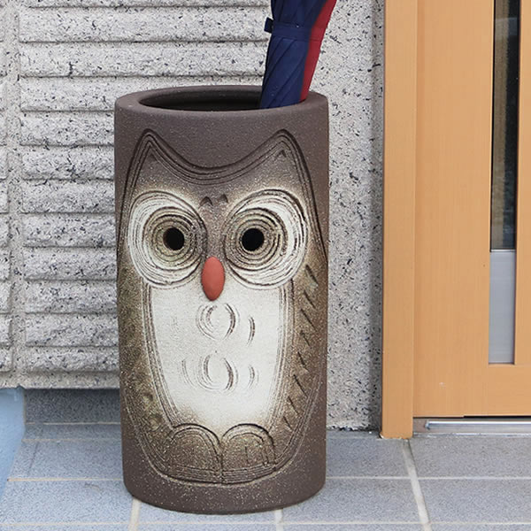 信楽焼 和風 おしゃれ フクロウ傘立て 玄関 インテリア 陶器 かさたて 陶器 傘立て 傘たて つぼ ツボ しがらき 傘入れ アンブレラスタンド カサタテ 新築祝 開店祝　kt-0018