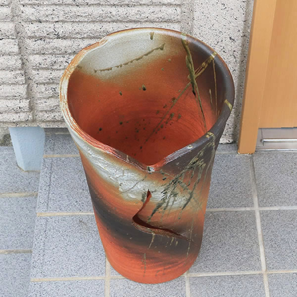 【38時間限定20%OFFクーポン配布中】信楽焼 和風 おしゃれ 傘立て 陶器 かさたて 傘入れ アンブレラスタンド 壷 しがらき カサタテ 玄関 インテリア 玄関 花器 花瓶 火色傘立て kt-0240