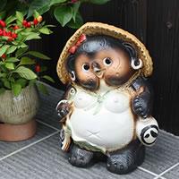 【ブラックフライデー限定15%OFFクーポン配布中】信楽焼 和風 おしゃれ 10号ひねりメス たぬき 開運 縁起物 タヌキ 陶器タヌキ たぬき 開運置物 しがらきやき 焼き物 狸 タヌキ 信楽 ta-0147