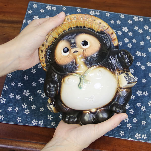 信楽焼 和風 おしゃれ たぬき 開運 タヌキ 置き物たぬき 開運 タヌキ信楽 陶器タヌキ 狸 陶器 ギフト 庭 縁起物 6号踊り狸 ta-0195 [2]