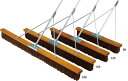 V字植毛プラス段違いカットがブラシの暴れを抑えます。ハケが点と面で接地するので効率よくブラシがけをして頂けます。[商品詳細]●素材：台部／木製、ブラシ部／シダ、柄部／アルミパイプ、補強部／スチール●重量：3．5kg●仕様：実用新案出願、組立式、Vカット。●原産国：日本[その他]各種伝票（見積書・納品書・請求書・領収書）は、オプションにてご指示下さい。[納期について]発送までの目安：5～20営業日（土日祝日を除く）※メーカー欠品時、および、受注生産対応時は、上記日数より納期が掛かる場合がございます。予めご了承下さい。※ご注文後、納期確認しご連絡致します。※ご希望の期日までに間に合わない場合、キャンセルも承っております。学校 体育 淡野